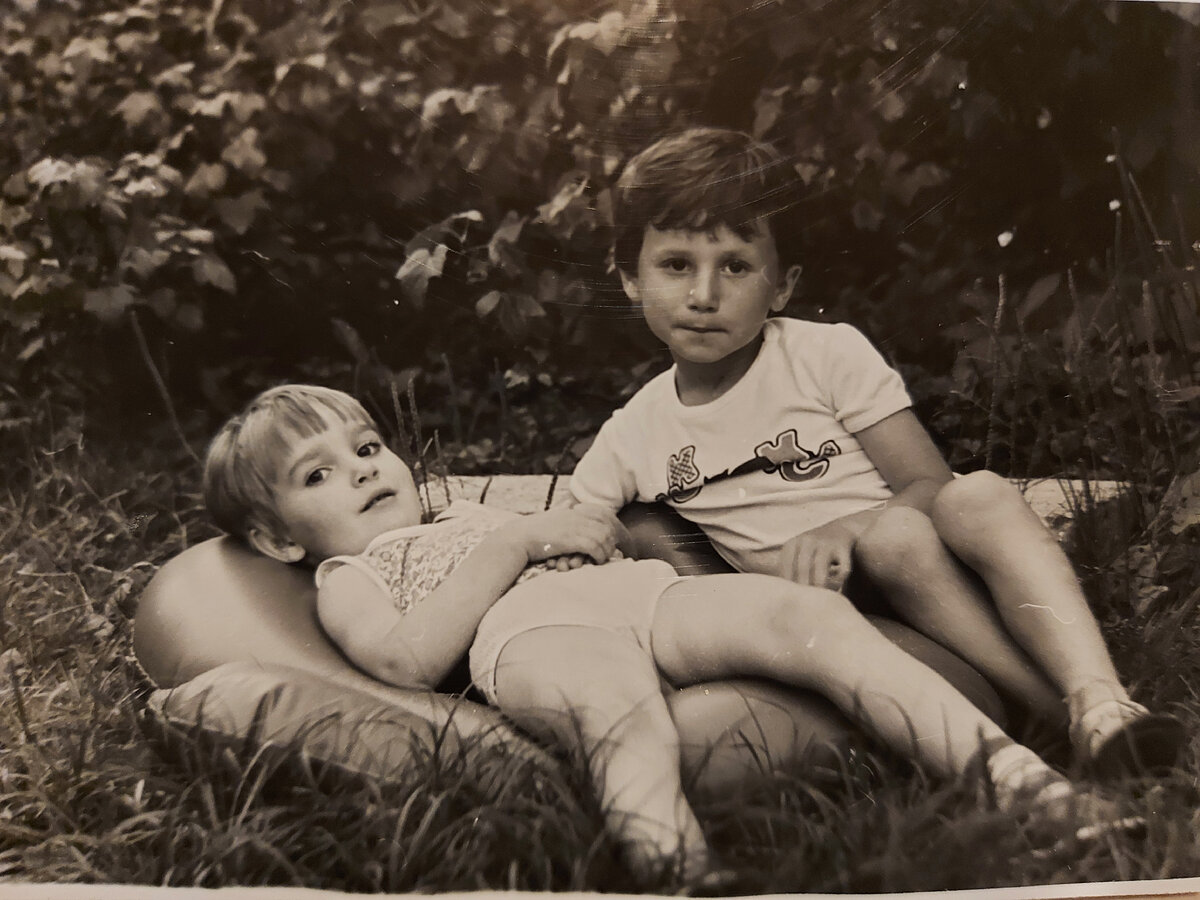 Фото из личного архива. Я с Сашкой))