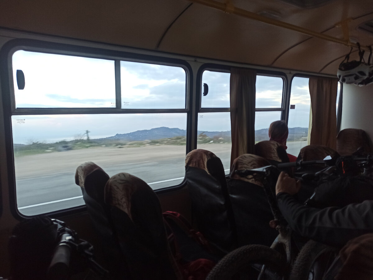 Рано утром в ПАЗике