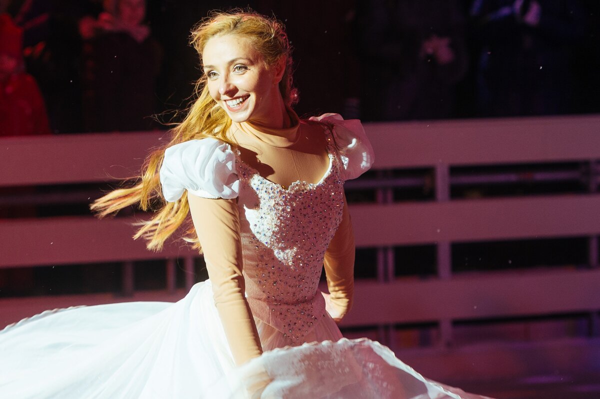 Академия фигурного катания каток на комендантском. Школа навки фигурное. Школа навки фигурное. Навка фигуристка. Навка фигуристка.