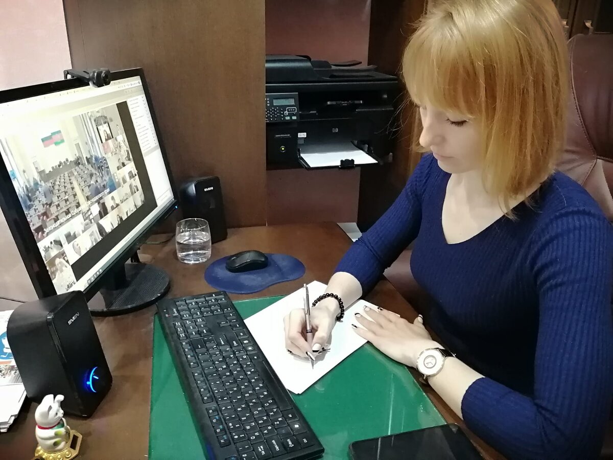 депутат Светлана Ангальт принимает участие в формате ВКС заседании Комиссии кубанского парламента по взаимодействию с органами исполнительной власти края