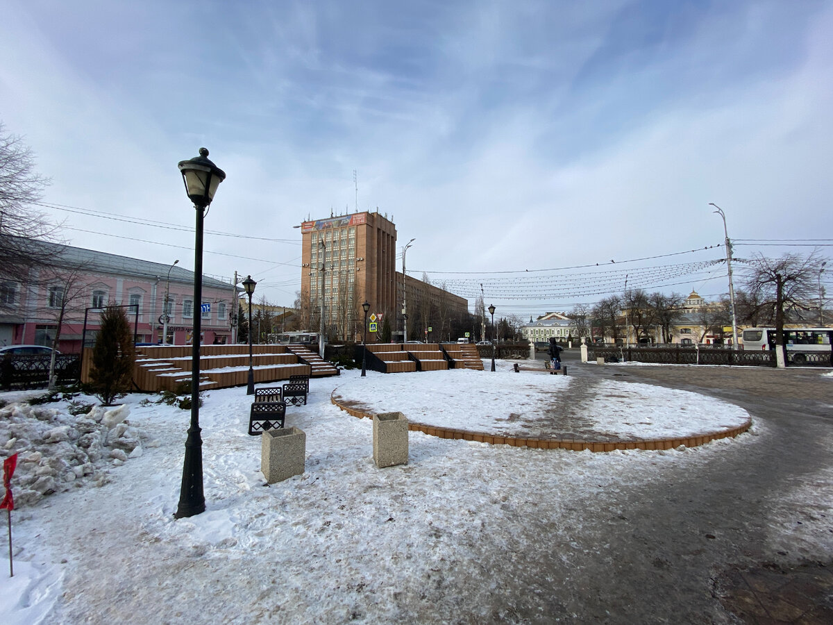 В Рязани продолжается благоустройство сквера Торговых рядов и пешеходной зоны по улице Краснорядской