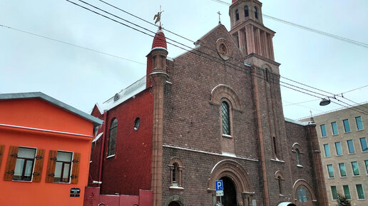 Храм Лурдской Божией Матери – католическая церковь в Ковенском переулке Санкт-Петербурга