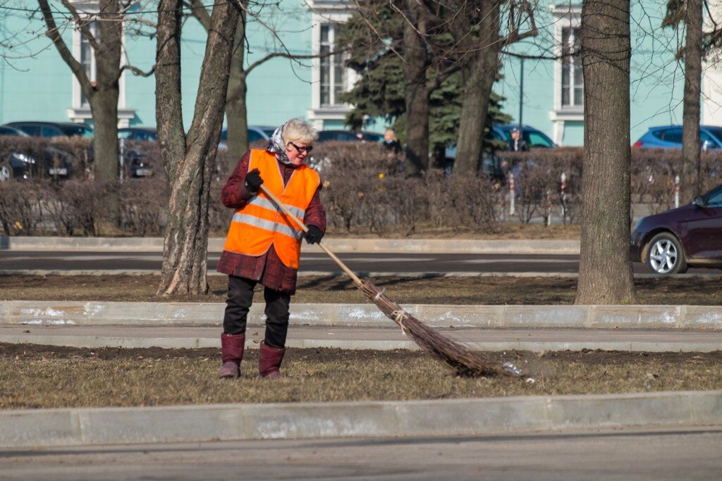 Дворники в москве