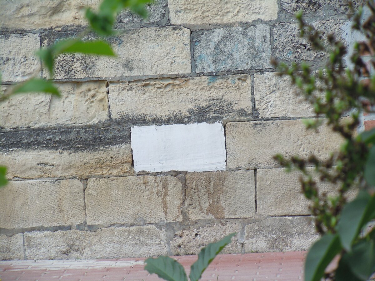 Ну вот, оползень около Северной башни, т. е. рядом с фуникулёром. Фото из репортажа с сайта NN.-17