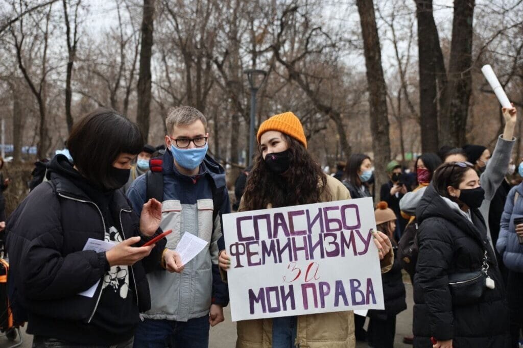    twitter.com/SocFemRu/ Жуман Кииков