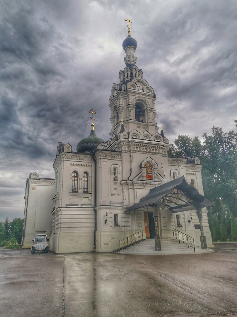 Храм Успения Богородицы в Троице-Лыково.