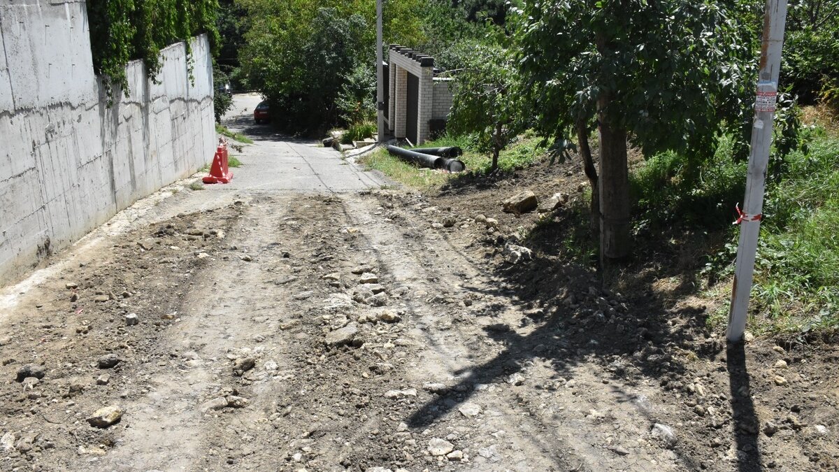     В Ставрополе на улице Тургенева провели ремонт дороги, на которой появилась большая яма, сообщает корреспондент NewsTracker.