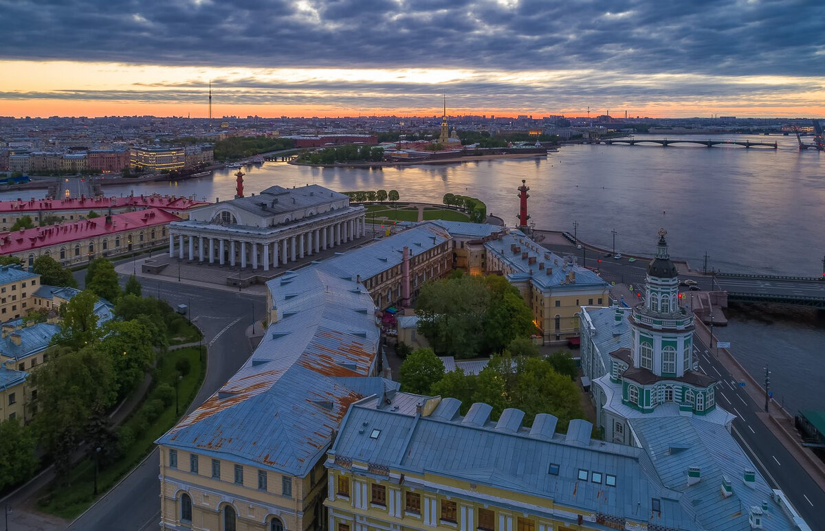 Стрелка Васильевского острова спуск к Неве