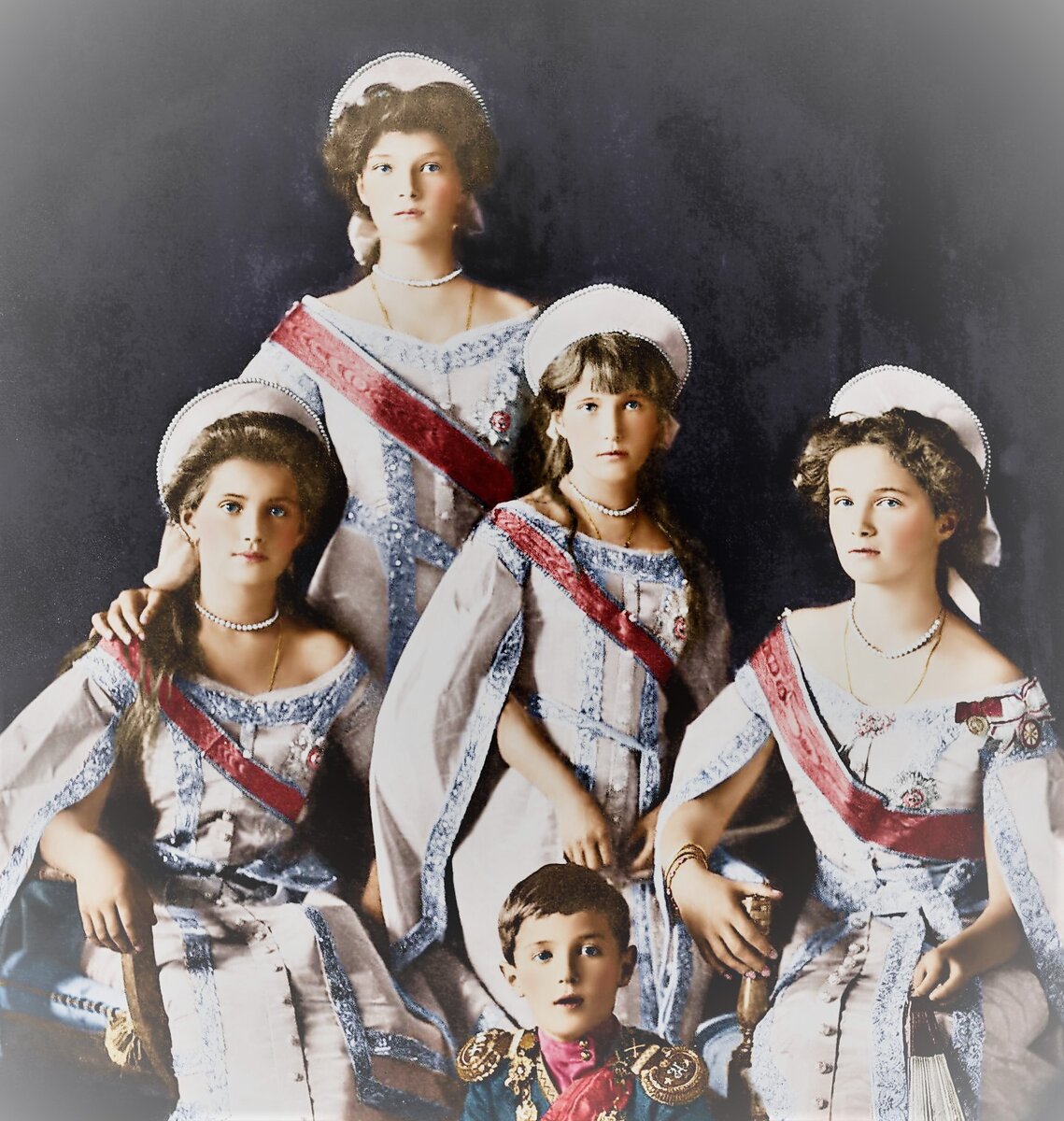 Ольга, Татьяна, Мария, Анастасия и царевич Алексей Романовы