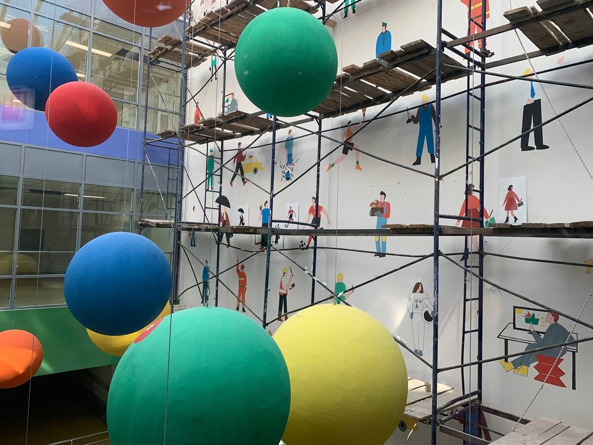  📷    Татьяна Савинова провела оперативное совещание в здании новой Областной детской больницы Марина Шарт