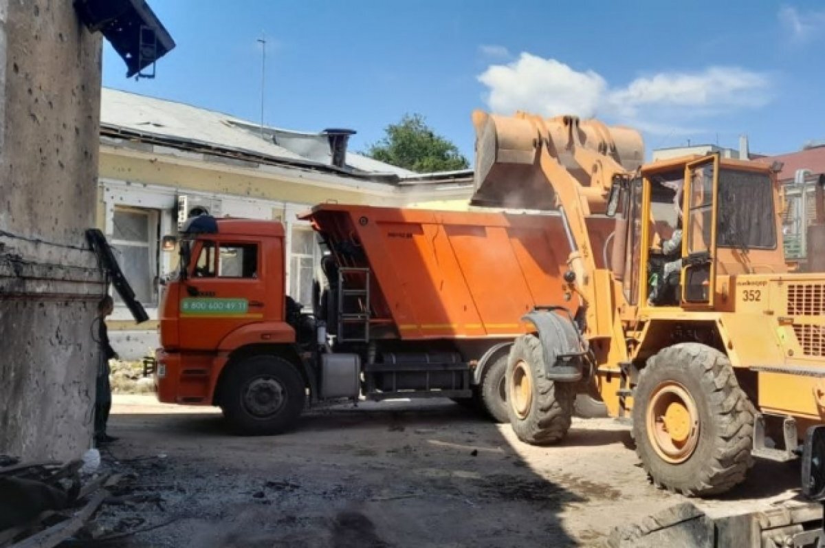    Глава Таганрога опубликовал фото с места разбора завалов