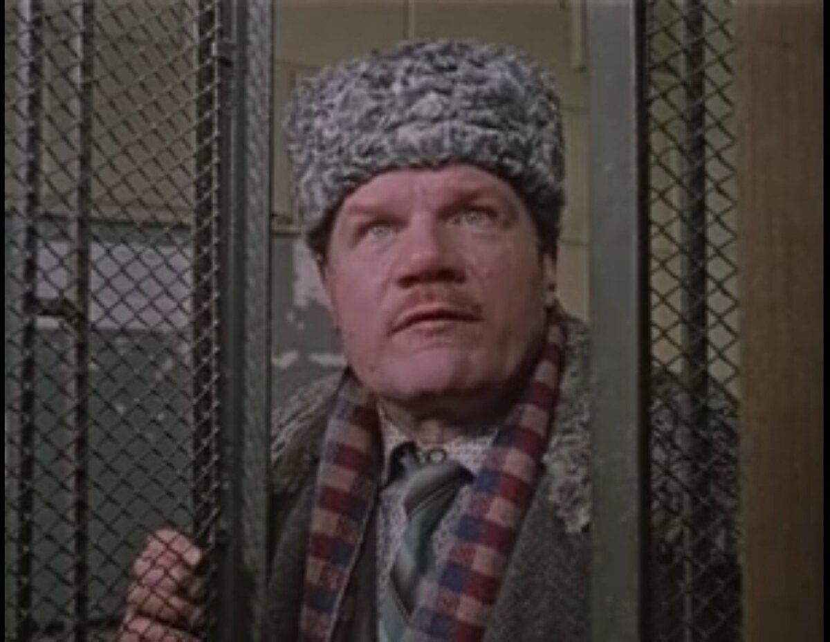 Михаил Пуговкин в картине "Штрафной удар"