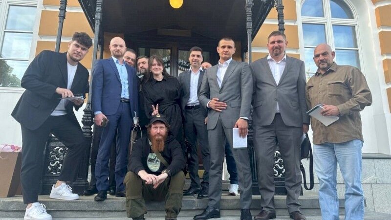     После инфоцыган на очереди у государства оказались военкоры. Что подвигло внимательнее приглядеться к тому, сколько получают работники пропагандистского прикрытия. Не исключено, что симпатия к Пригожину сыграла с ярыми сторонниками военных действий злую шутку.