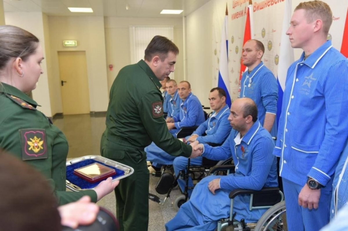    Раненым участникам СВО вручили государственные награды