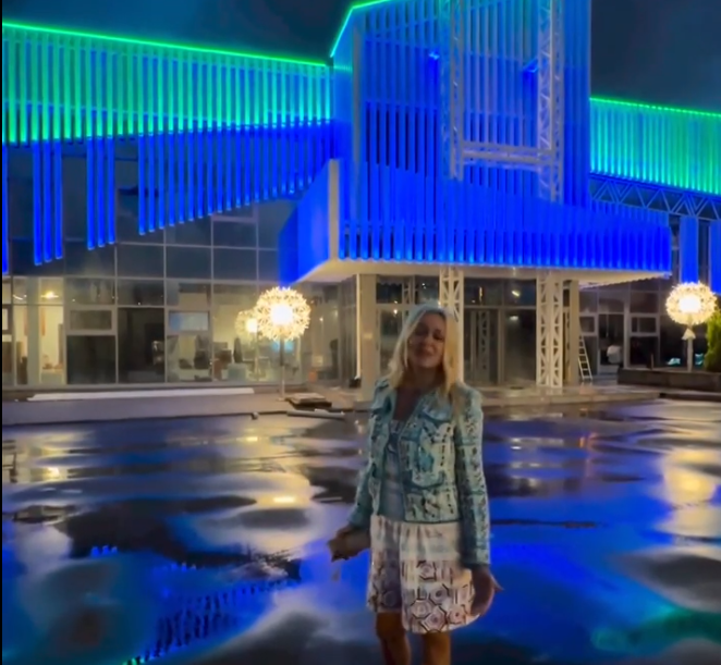 Яна Рудковская показывает новую чудо-академию ФК в Москве