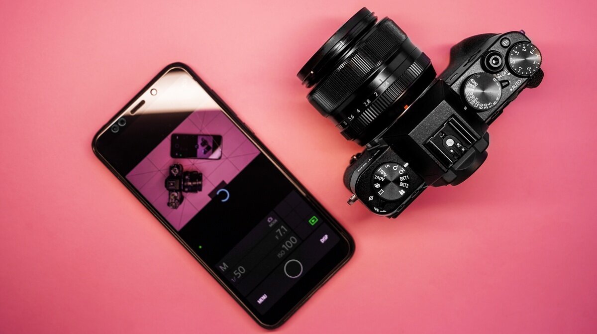    Для съёмки на начальном уровне смартфоны кажутся беспроигрышным вариантом благодаря своей универсальности и компактности. Фото: blog.olx.com.pk