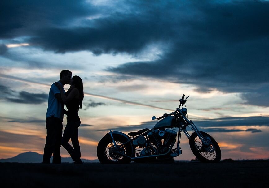 Съемка Love story с мотоциклом