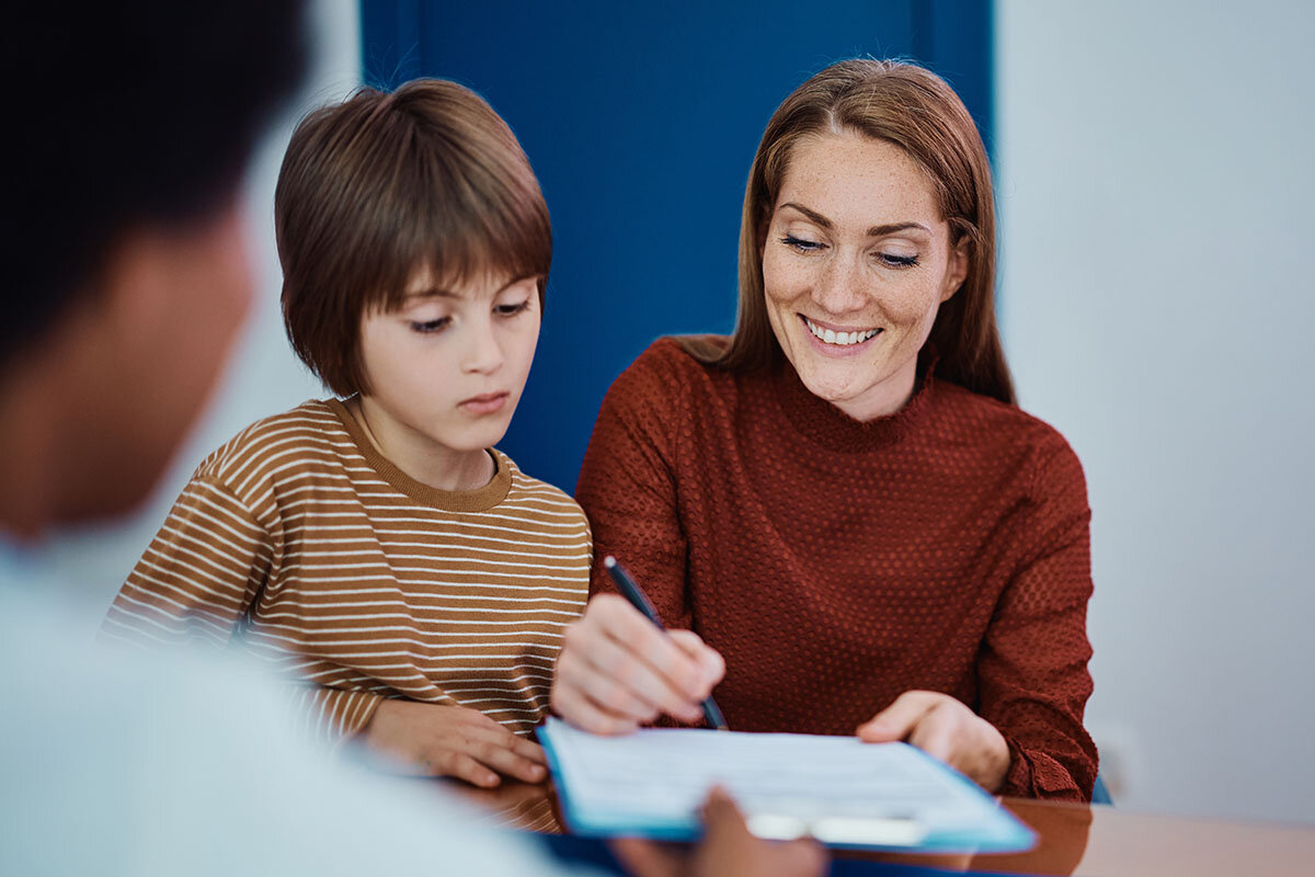   На номинальный счет приходят деньги подопечного, а распоряжается ими опекун