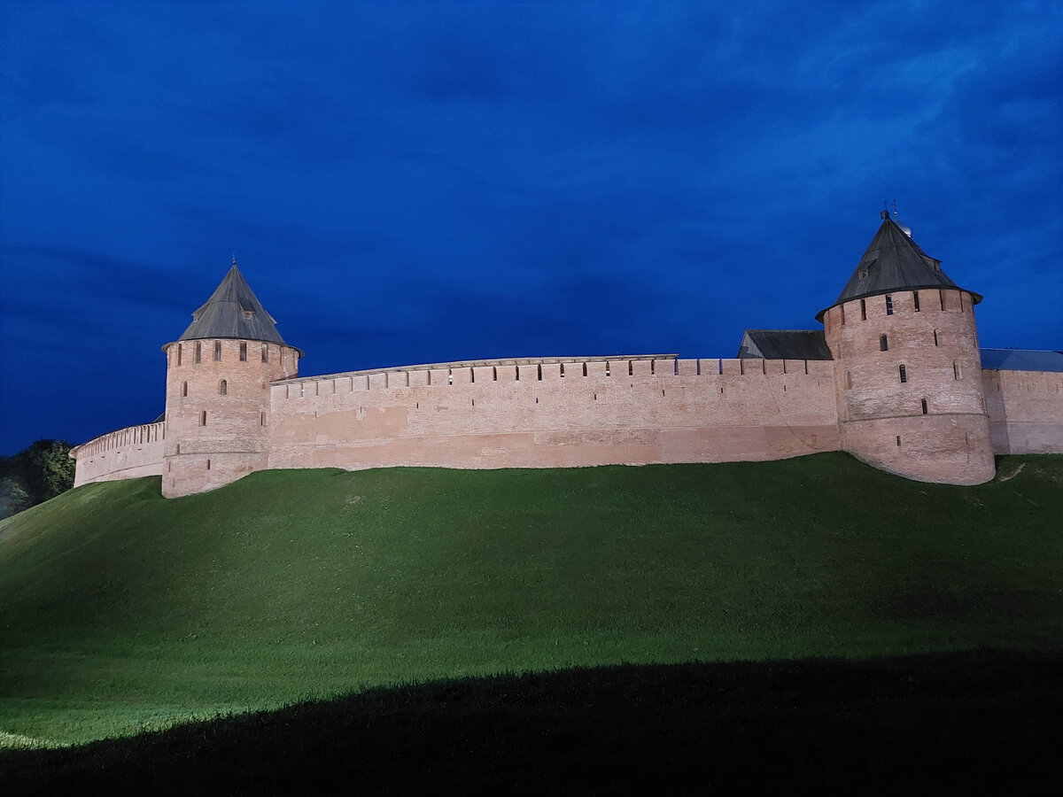 Городенский детинец. Детинец Великий Новгород. Кремль Детинец. Новгородский Детинец крепость.