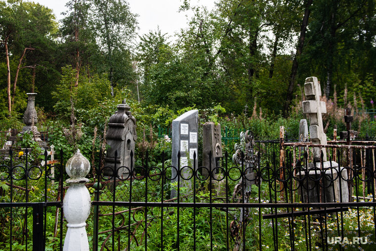    Жители Осы раскритиковали благоустройство кладбища (архивное фото)