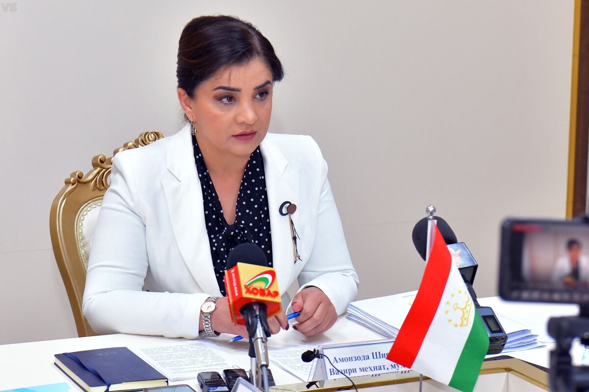 Министр труда Таджикистана Ширин Шодиевна Амонова. Фото: pressa.tj