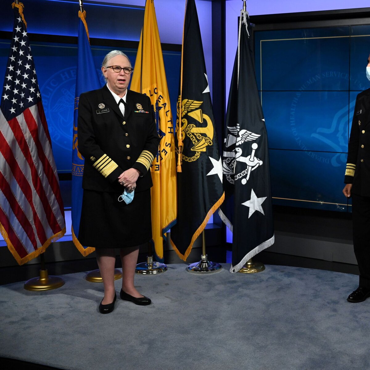 Транс-адмирал Левин(а). Яндекс. Картинки.