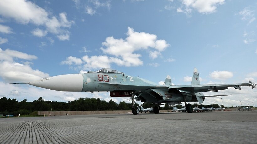    Многоцелевой истребитель Су-27 ©Виталий Невар РИА Новости