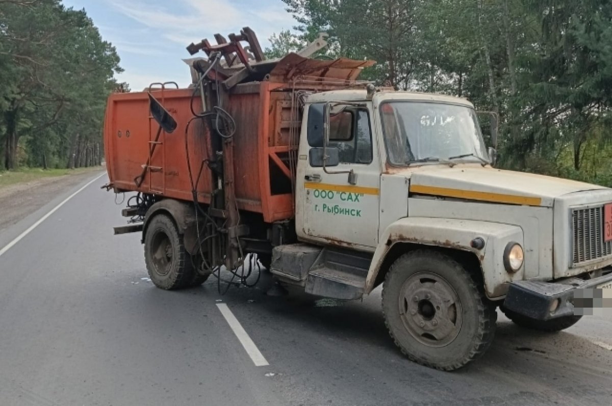    В Максатихинском округе в ДТП с мусоровозом пострадал мотоциклист