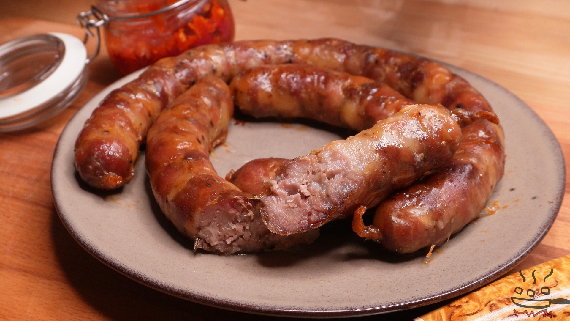 Купаты рубленные. Как готовить домашнюю колбасу из свинины. Домашняя колбаса. Домашняя колбаса из свинины в кишках. Купаты свино говяжьи.