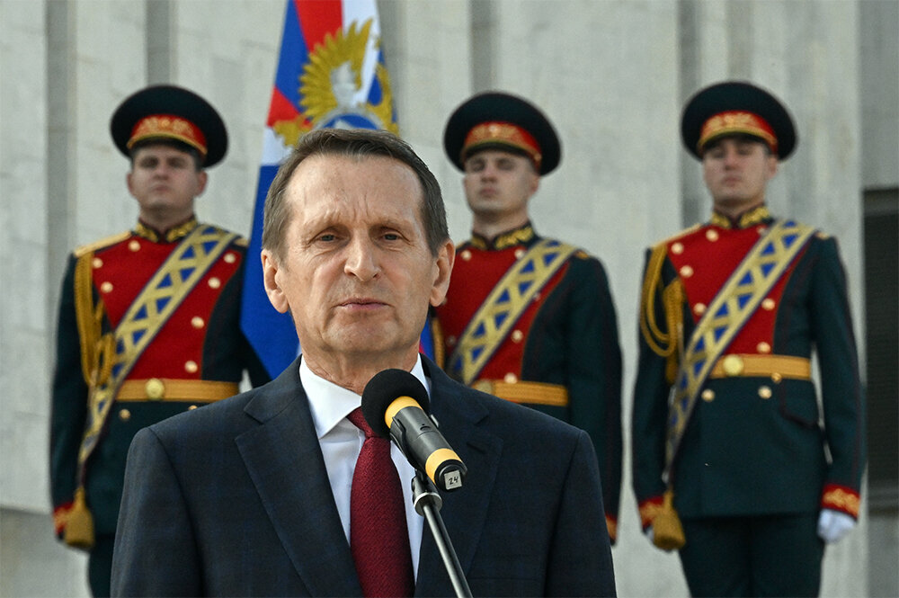 Сергей Нарышкин во время открытия памятника Дзержинскому в штаб-квартире СВР. 