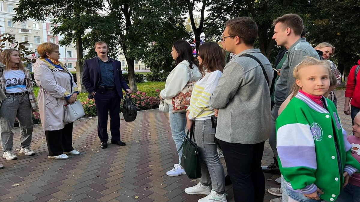   В Курске больше 30 человек пришли на познавательную экскурсию по центру города