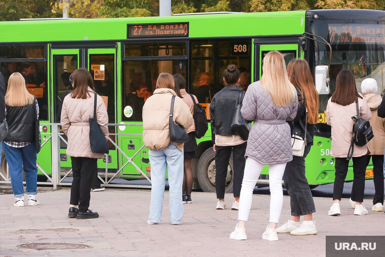    Уже вторая тюменка пострадала, проехав в автобусе ТПАТП №1