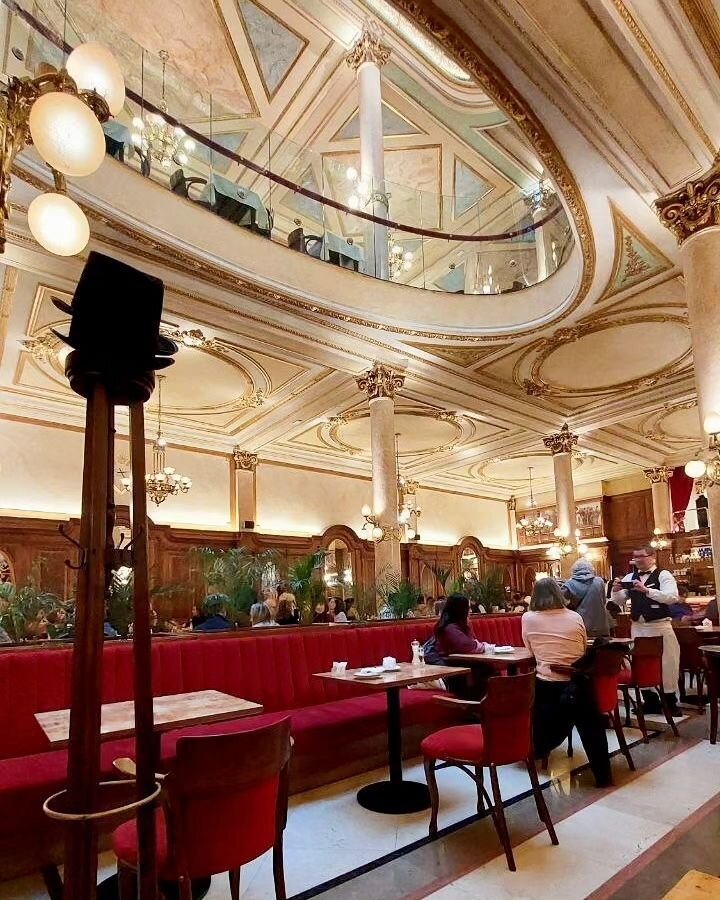 Кондитерская "La Ideal" в Буэнос-Айресе.