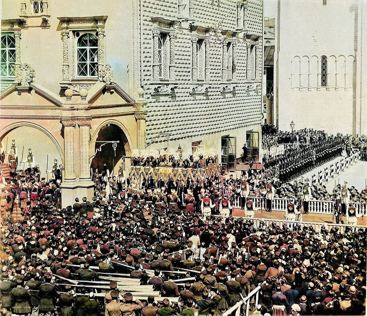 Приветствие НиколаяII у Красного крыльца