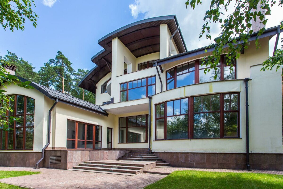 Фото одного из домов в поселке Николина Гора. Из открытого источника.