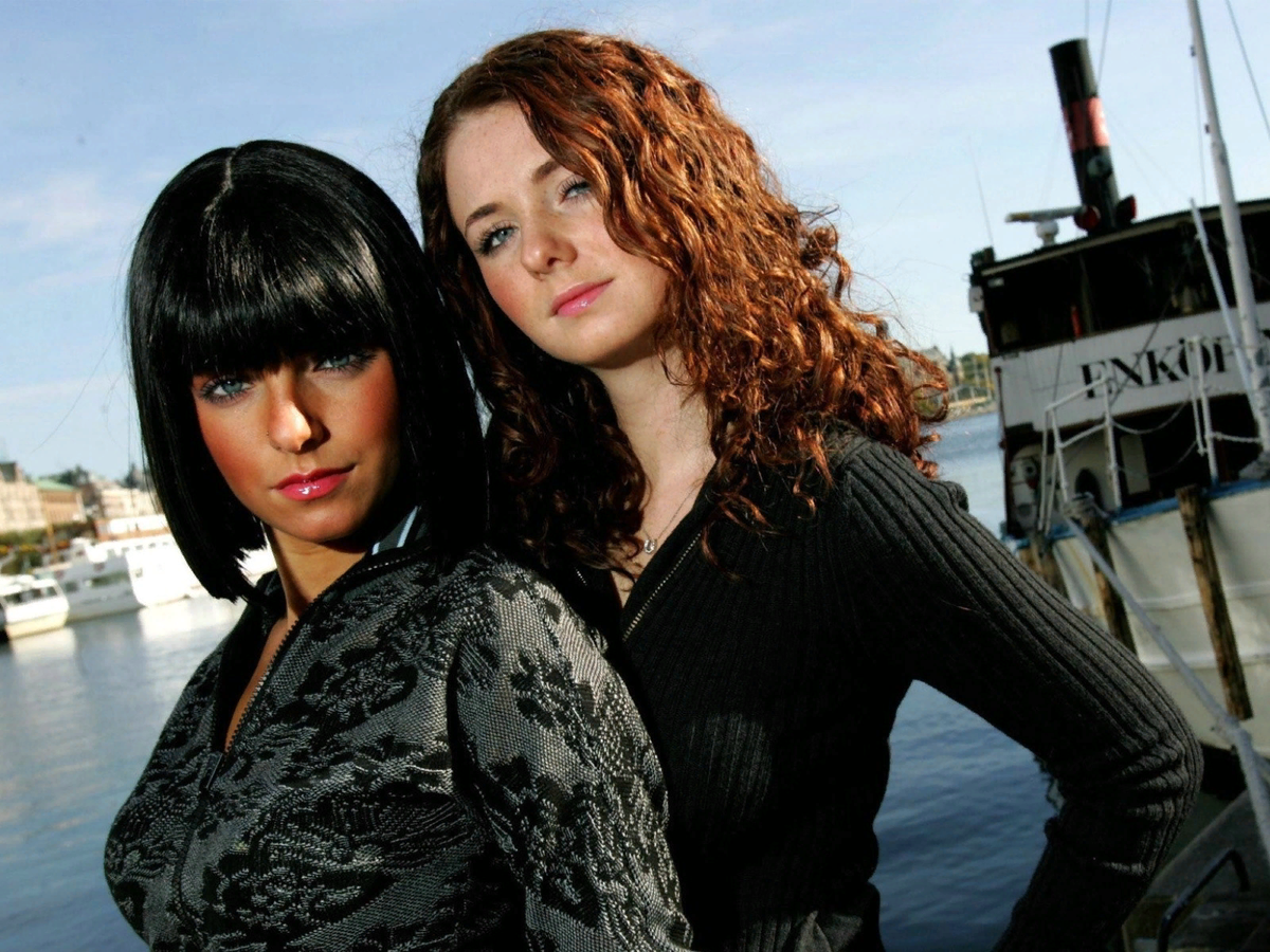 Юля Волкова и Лена Катина