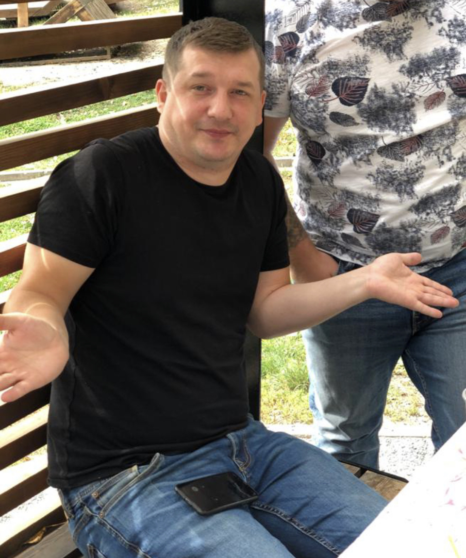 Это я! Дмитрий и мне 31 год. До того, как я начал эксперимент))