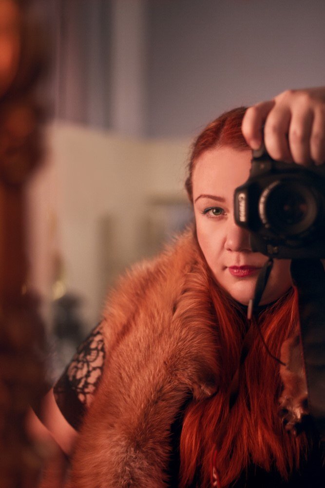 Несколько селфи рыжей ведьмы )