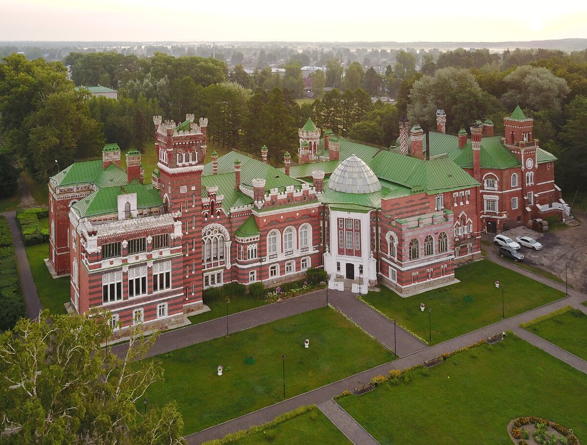 Замок Шереметева в Юрино. Фото - ru.wikipedia.org,  Andrey Vishin