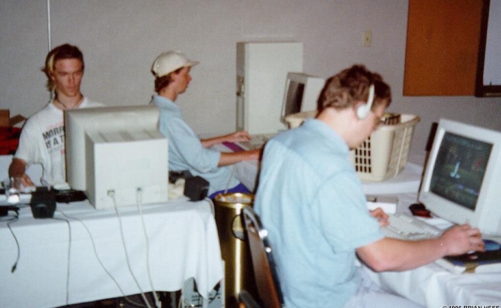 Так выглядел QuakeCon 1996.