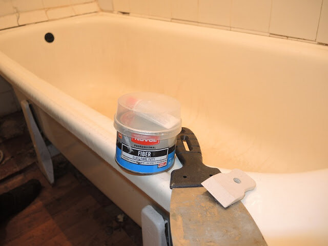 Как отремонтировать акриловую ванну своими руками: заделка трещин, отверстий и сколов