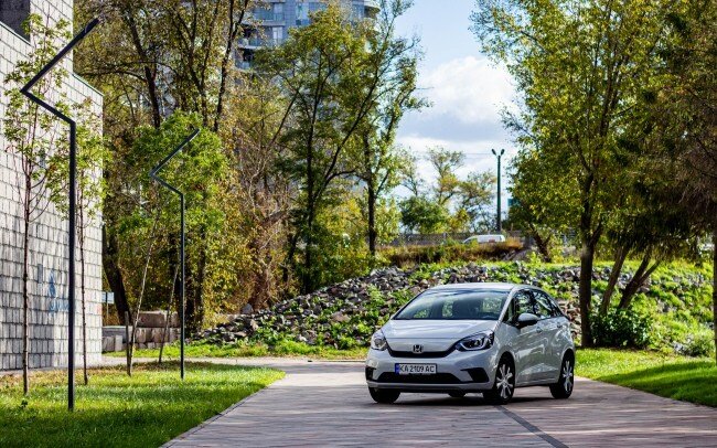 Honda Jazz Hybrid вид спереди