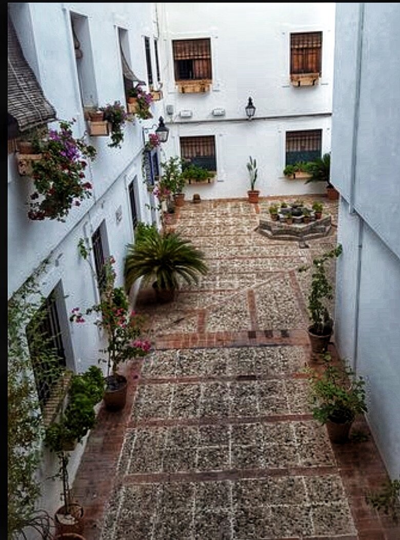 Вот, один из видов патио поменьше 