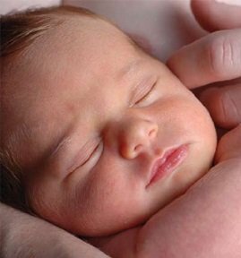 Основные причины, по которым новорожденный во сне кряхтит