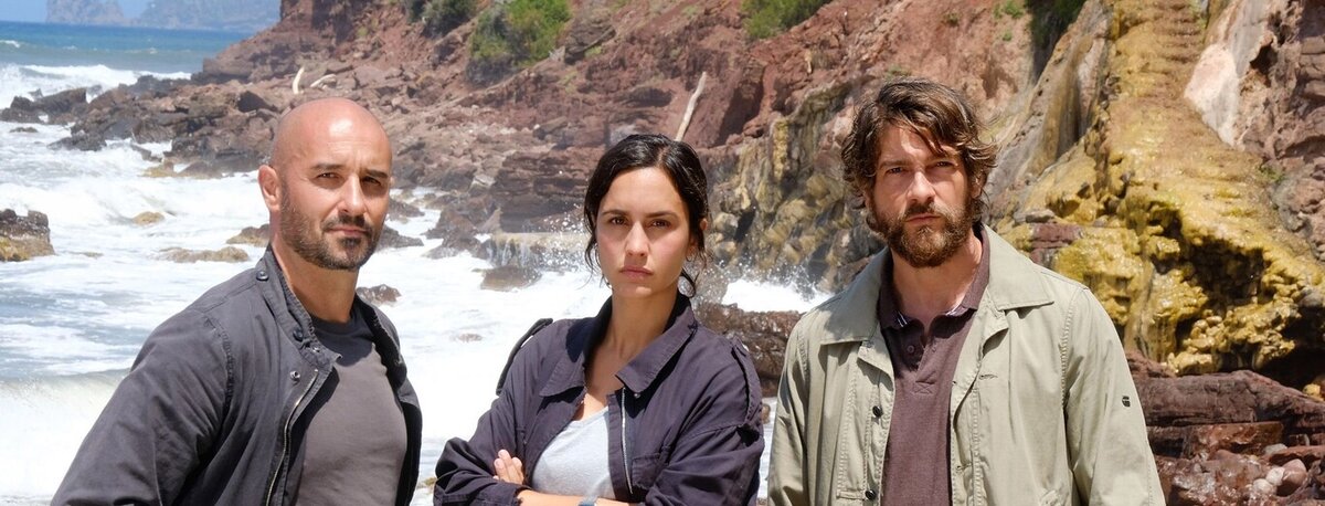 Слева - Гамеро (Алаин Эрнендес). В центре - Кампос (Меган Монтанер). Справа - Сельва (Феликс Гомес).