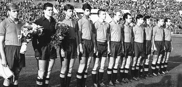 ЦСКА (Москва)-1959-й год. Владимир Стрешний-третий слева.