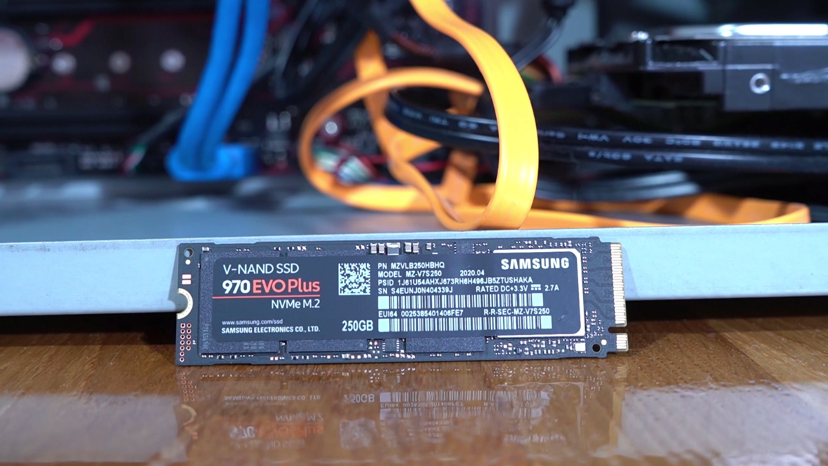 Как перенести операционную систему со старого диска на SSD M.2 | ServLesson  | Дзен