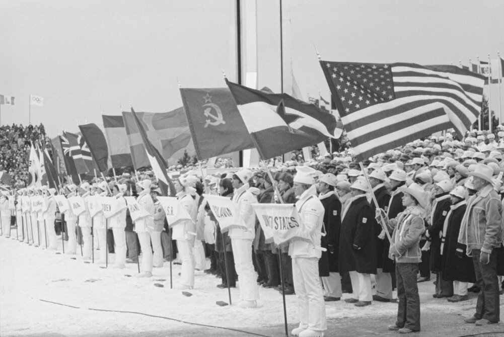 Олимпийская команда СССР на церемонии открытия XIII зимних Олимпийских игр в Лейк-Плэсиде