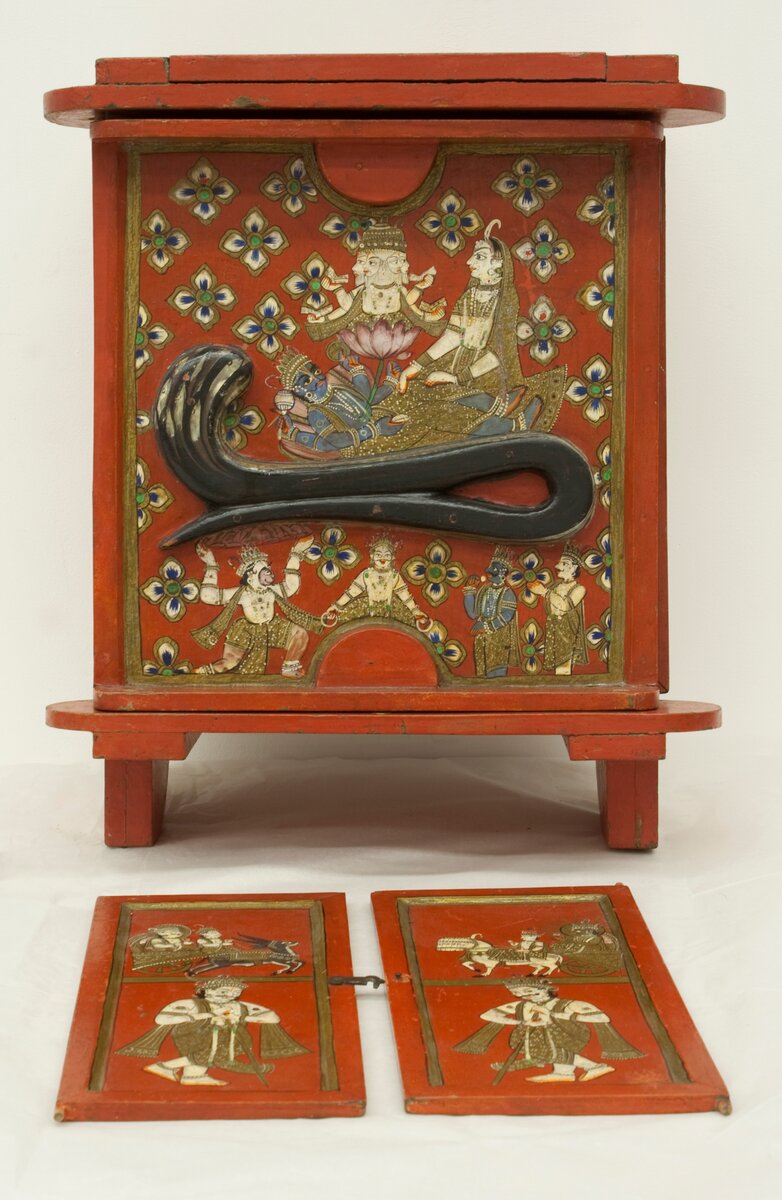 Вишну, возлежащий на змее Дерево, краска, лак. Индия,  XIX   в.