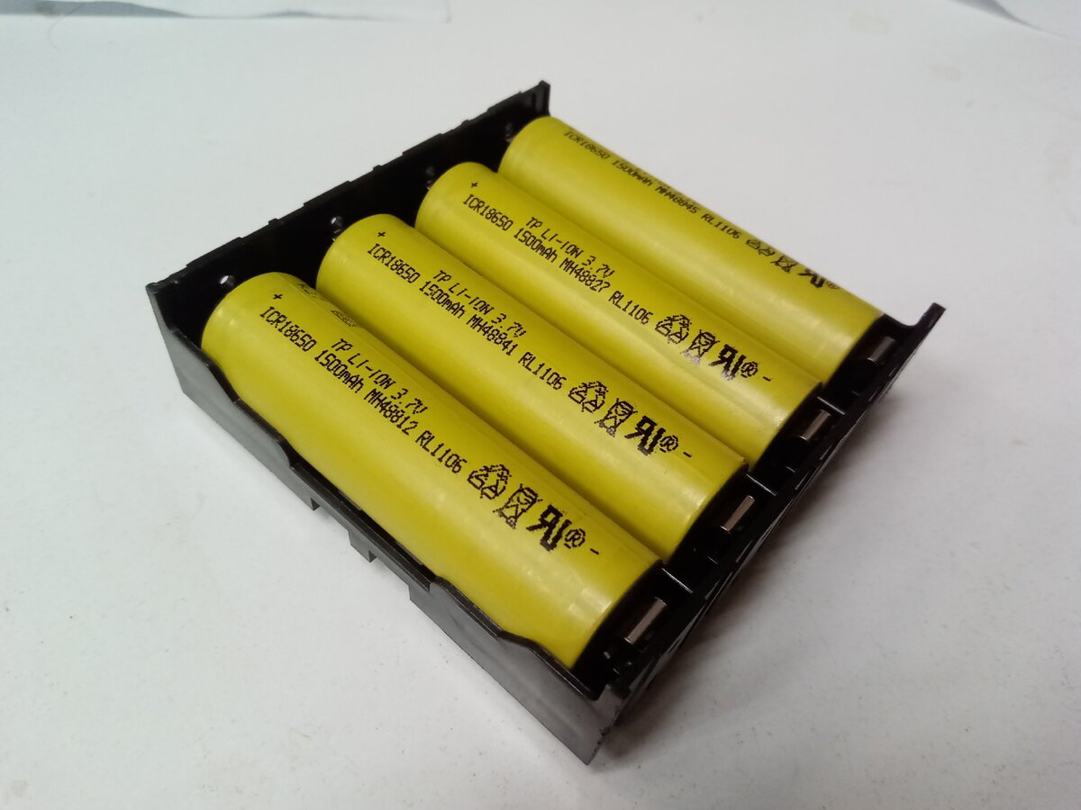 Батарейный отсек на 4 аккумулятора